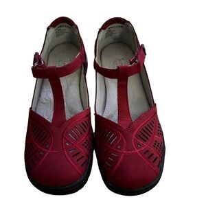 Jambu Red Women's leather flats sz 6.5